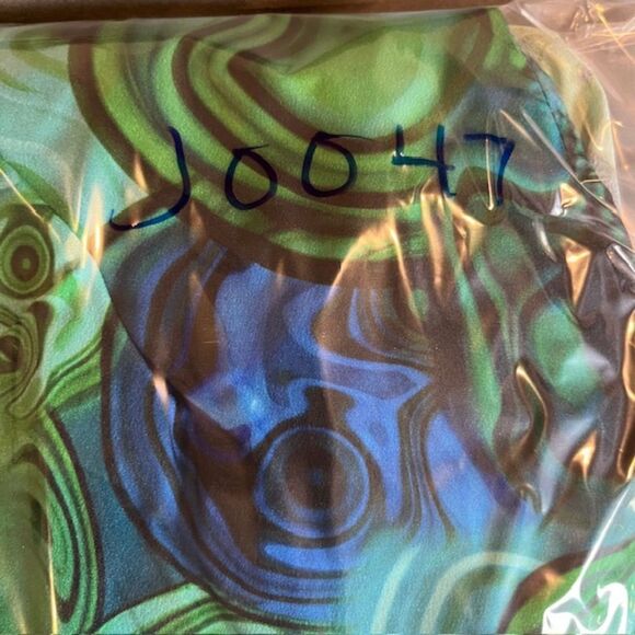 Pretty Little Thing Blue Marble Print Wrap Collared Short Romper 0 - Picture 12 of 12